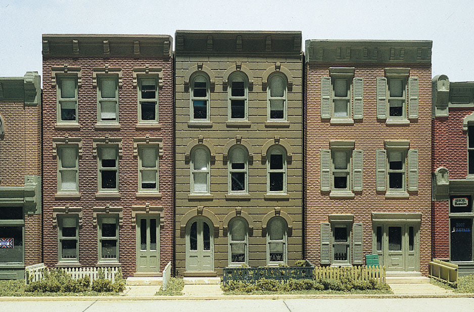 HO Townhouse Flats/3 Frnt