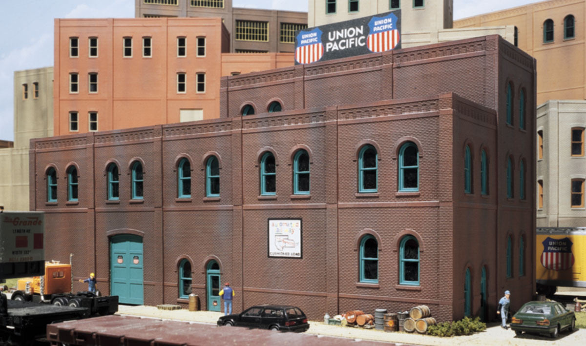 Arched Window Industrial Building - HO Scale Kit