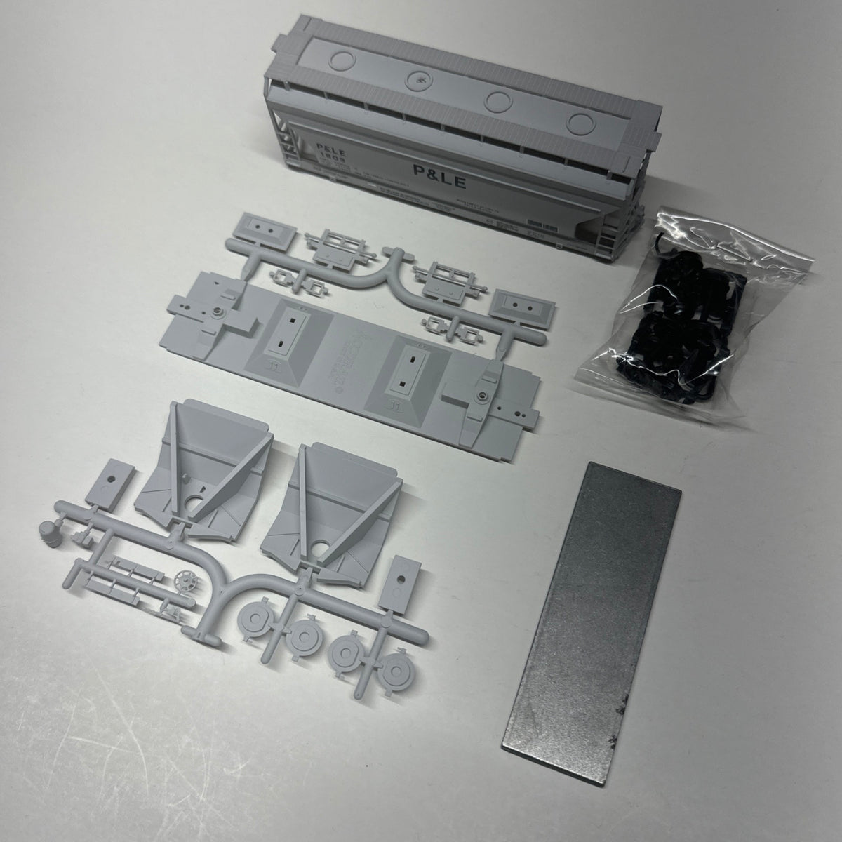2222 HO ACF 2-Bay Covered Hopper P&LE #1803 | Kit