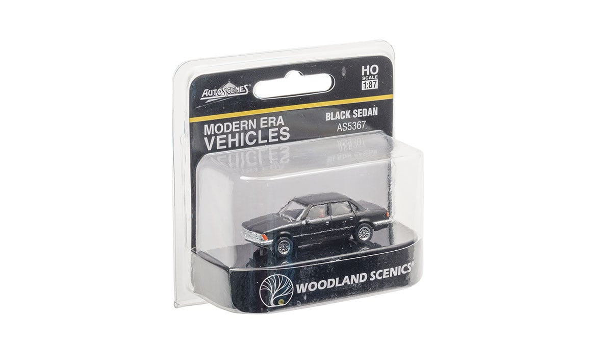 JP5367 Black Sedan  - HO Scale | Just Plug