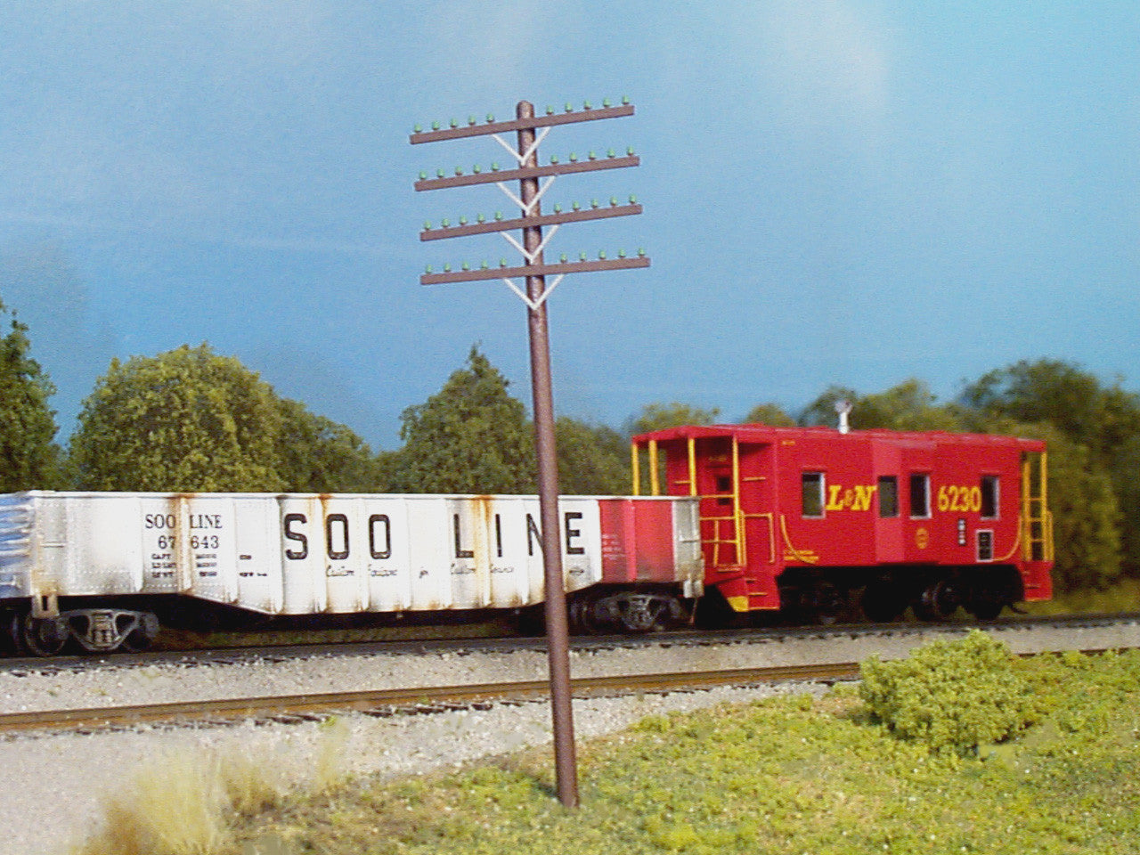 HO Telephone Poles 12pk (with 48 Crossarms)